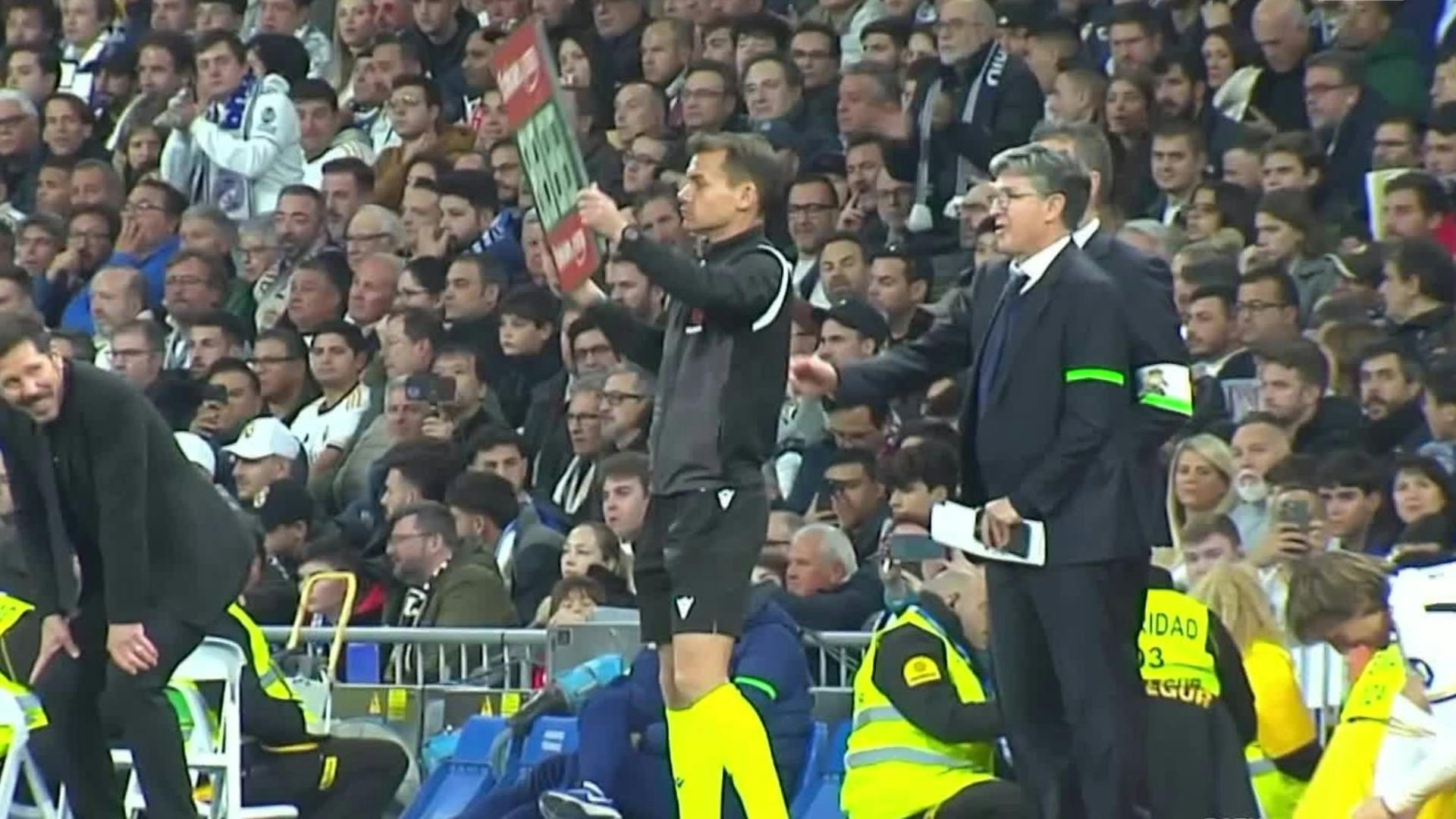 Simeone-proposta-a-Modric-durante-il-derby-di-Madrid