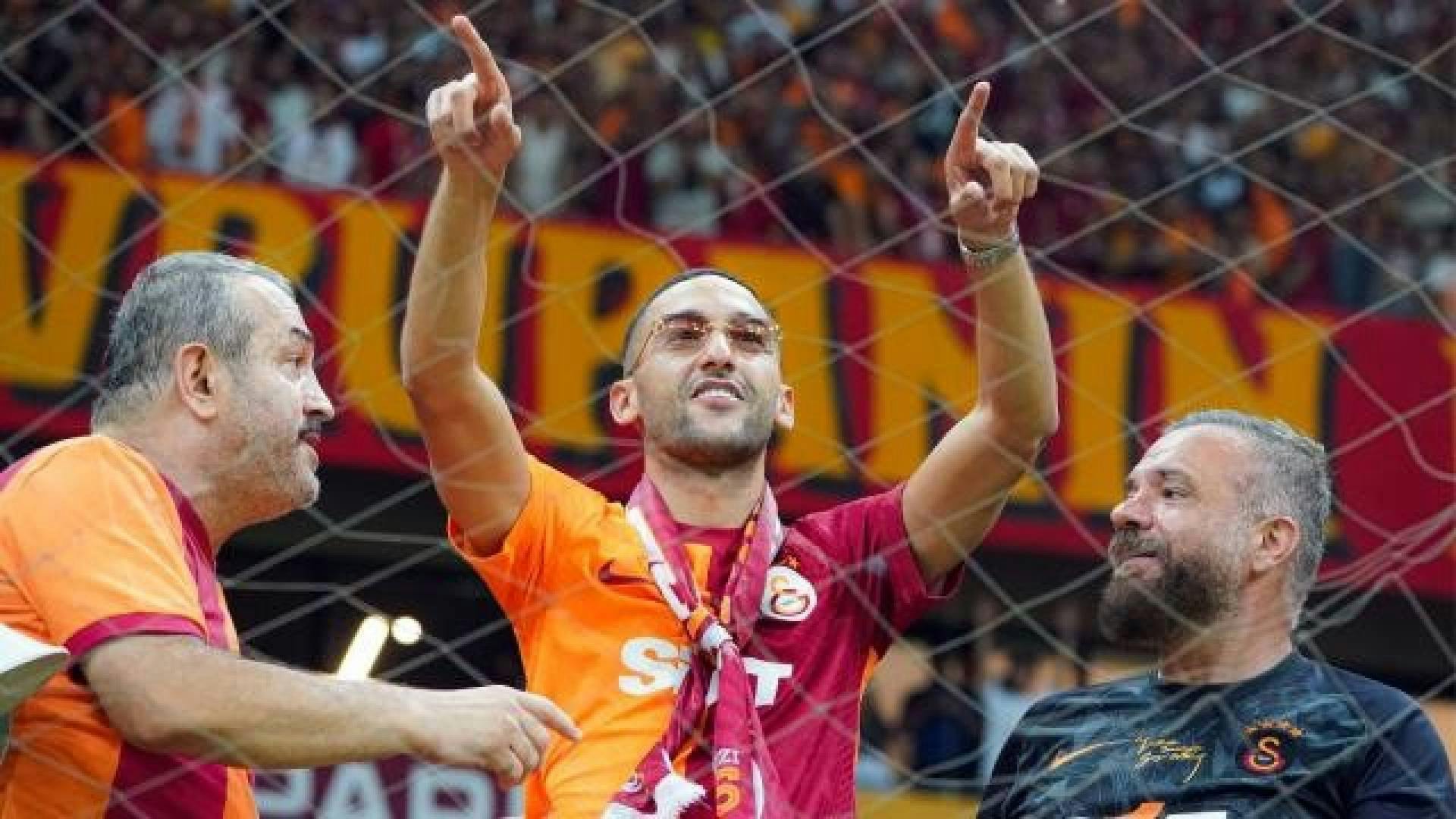 Lo show di Ziyech con il Galatasaray...in curva: la miglior presentazione di sempre