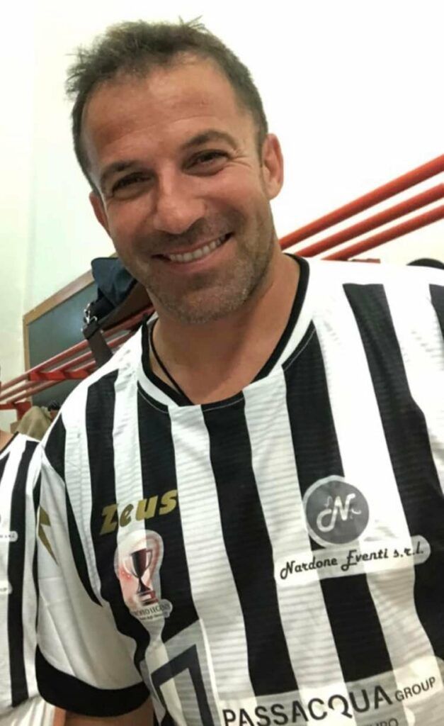 289564483_762374108458576_6175276042414155260_n-627x1024