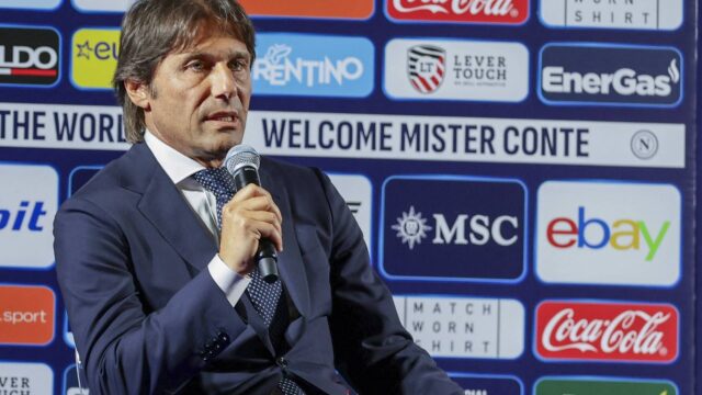 Antonio Conte presentato come nuovo tecnico del Napoli