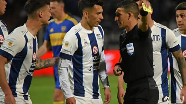 Arbitro minacciato nel tunnel in Argentina