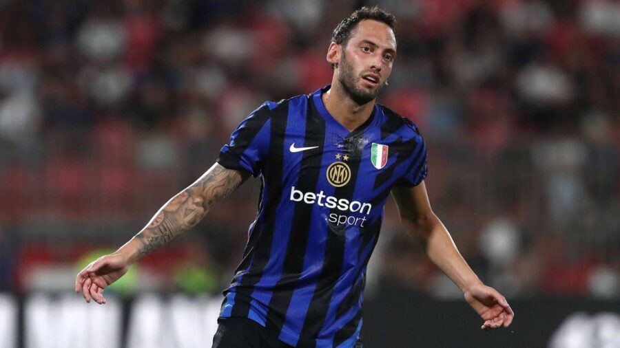 Calhanoglu a rischio squalifica per l incontro con gli ultras
