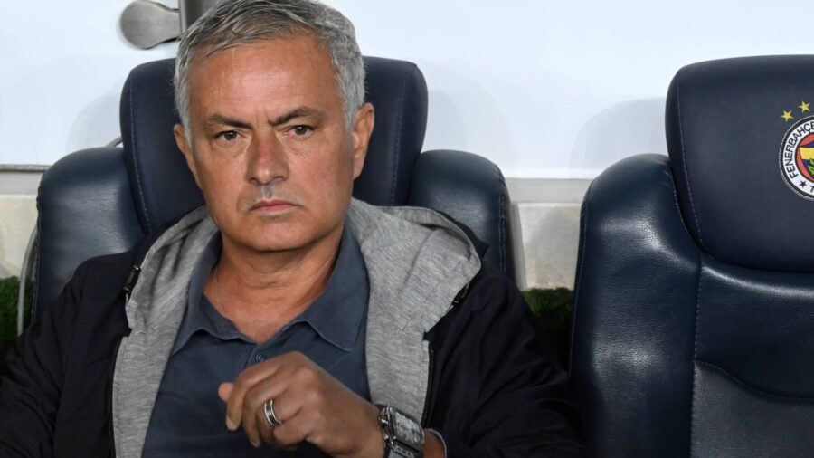 Duro sfogo di Jose Mourinho in conferenza stampa