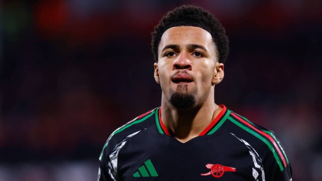 Ethan Nwaneri non puo condividere lo spogliatoio con i compagni dell Arsenal