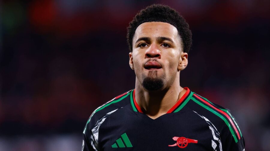 Ethan Nwaneri non puo condividere lo spogliatoio con i compagni dell Arsenal