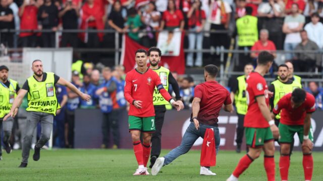 Gonzalo Ramos abbattuto da uno steward