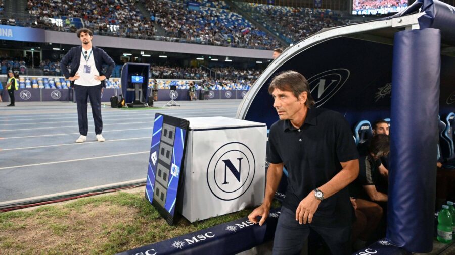 I giocatori non se l aspettavano Conte spiazza tutti negli spogliatoi del Maradona