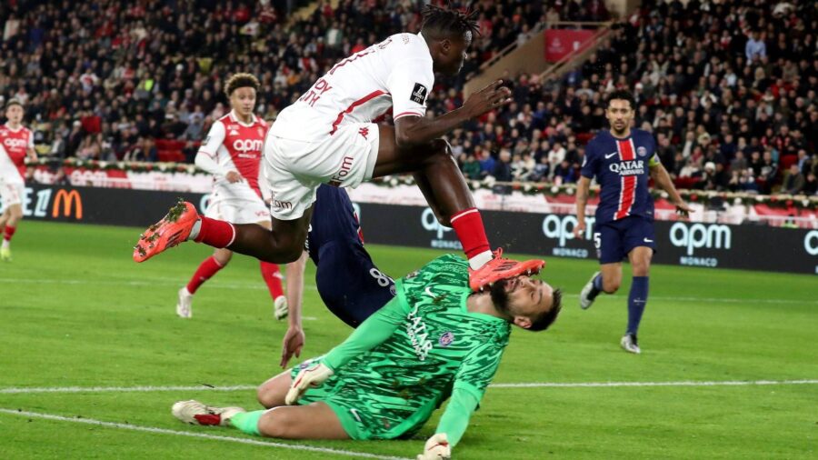 Il calcio in faccia di Singo a Donnarumma