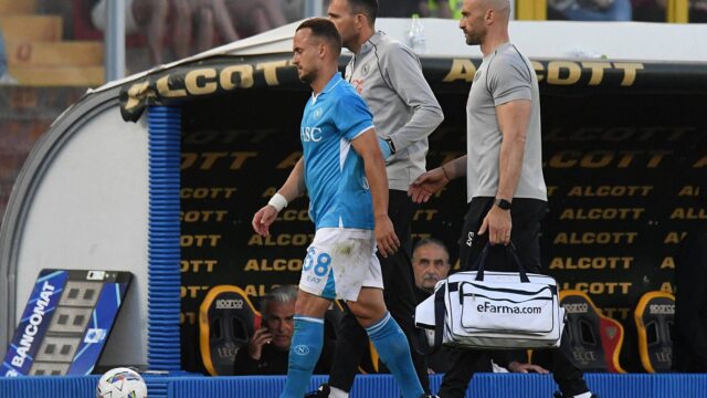 Infortunio per Stanislav Lobotka al minuto 54 di Lecce Napoli