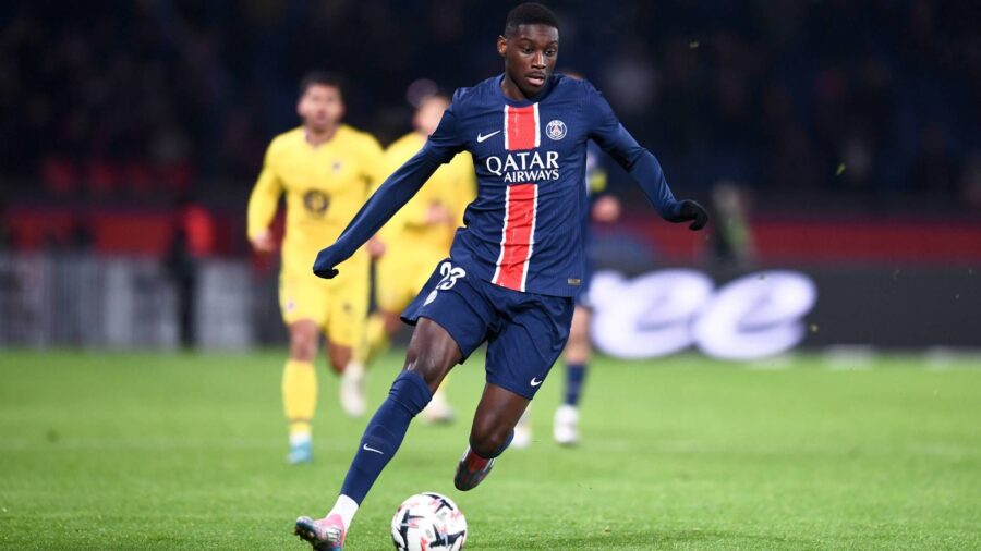Kolo Muani seguito dal Milan