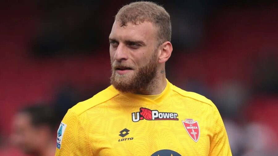 L agente di Michele di Gregorio rivela l interesse del Liverpool per il portiere