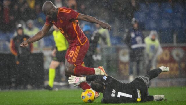 L uscita di Sommer sui piedi di Lukaku