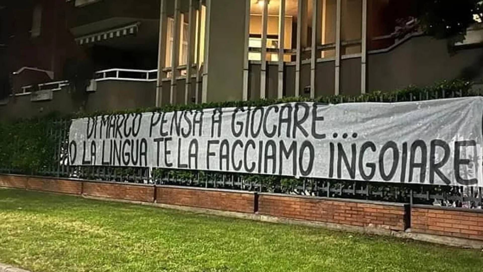 Lo-striscione-minatorio-nei-confronti-di-Federico-Dimarco