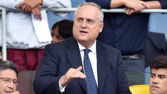 Lotito contestato dalla Curva Nord