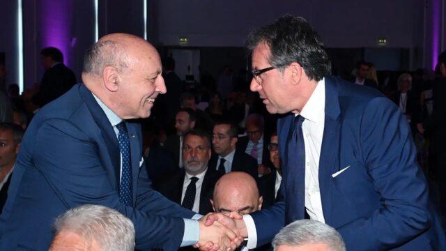 Marotta giuntoli stretta di mano