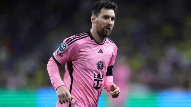 Messi segna pochi secondi dopo i cori su Ronaldo