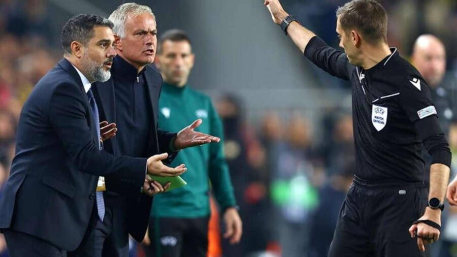 Mourinho espulso in Fenerbache Man Utd