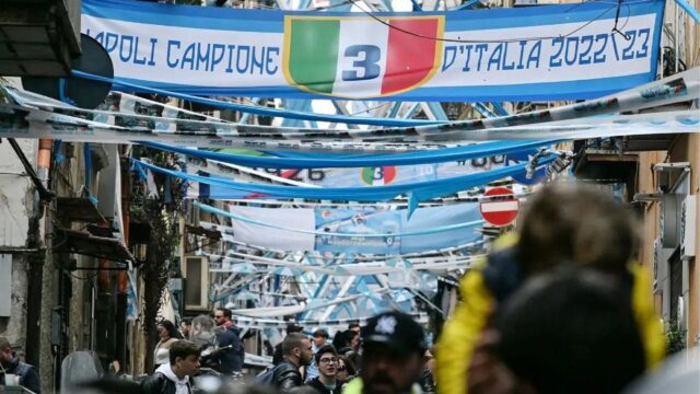 Napoli campione striscioni