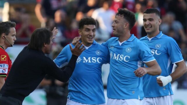 Napoli maglia costosa