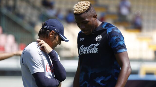 Napoli si apre uno scenario nefasto per Osimhen. E i tifosi bloccano l arrivo di Zalewski per colpa di un video