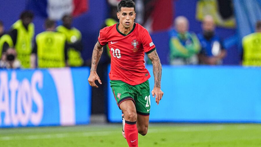 Niente ritorno alla Juve per Joao Cancelo