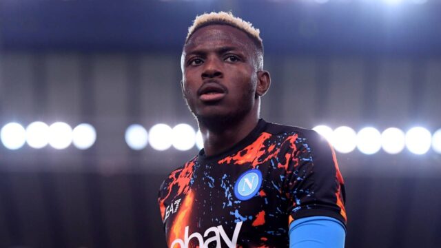 Osimhen furioso con il Napoli dopo il mancato trasferimento all Al Ahli