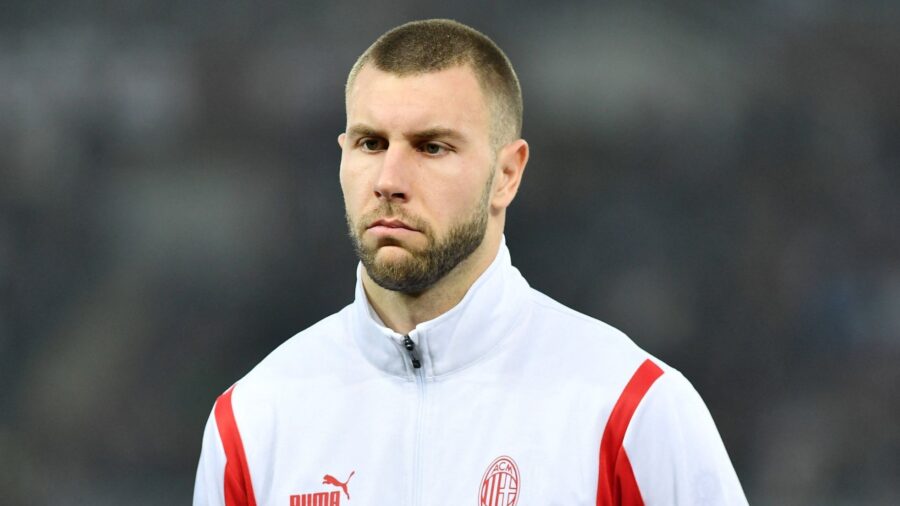 Pavlovic espulso durante Milan lazio