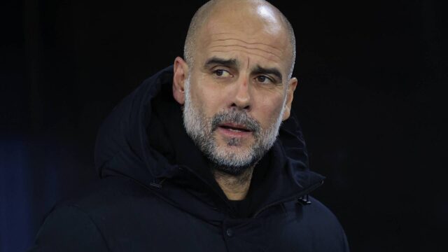 Pep Guardiola reagisce alla provocazione di un tifoso