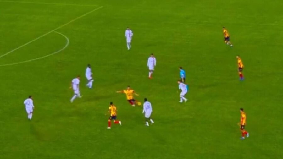 Piccoli gol annullato