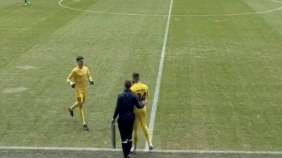 Portiere sostituito dopo 20 secondi