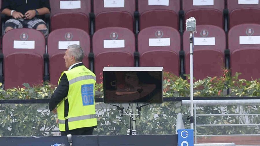 Problemi al Var ritardo in Salernitana Pisa
