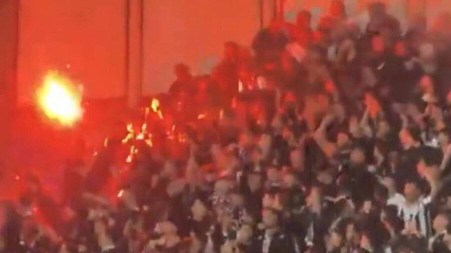 Razzo cade tra i tifosi del Besiktas