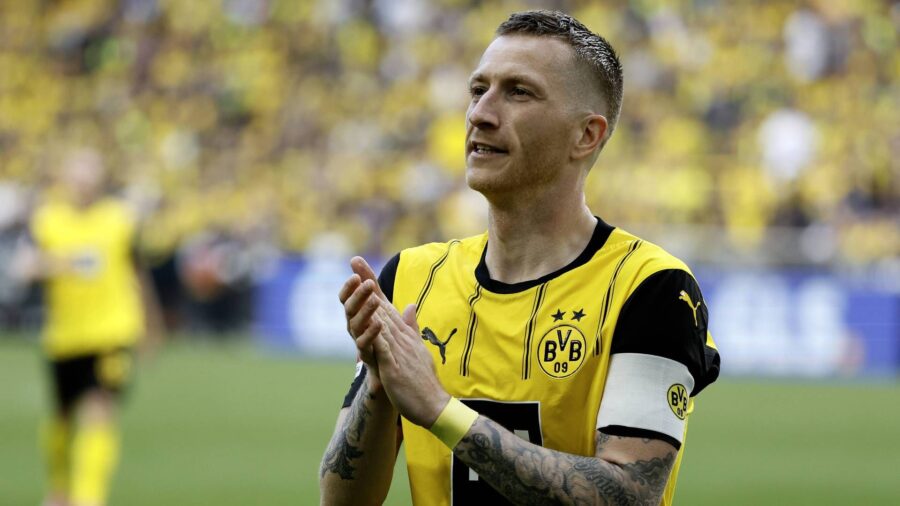 Reus offre una birra ai tifosi del Borussia