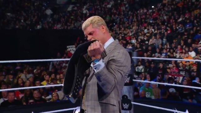 Spettatore con la maglia del Sassuolo all evento della WWE a Philadelphia