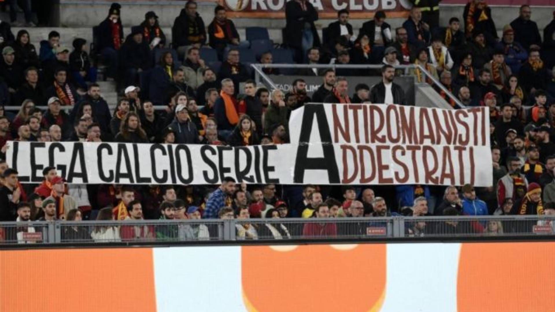 Striscione-tifosi-Roma-contro-Lega-Serie-A