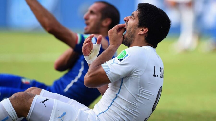 Suarez e il morso a Chiellini che gli ha cambiato la carriera