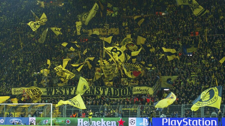 Tifosi del Dortmund omaggiano il Catania