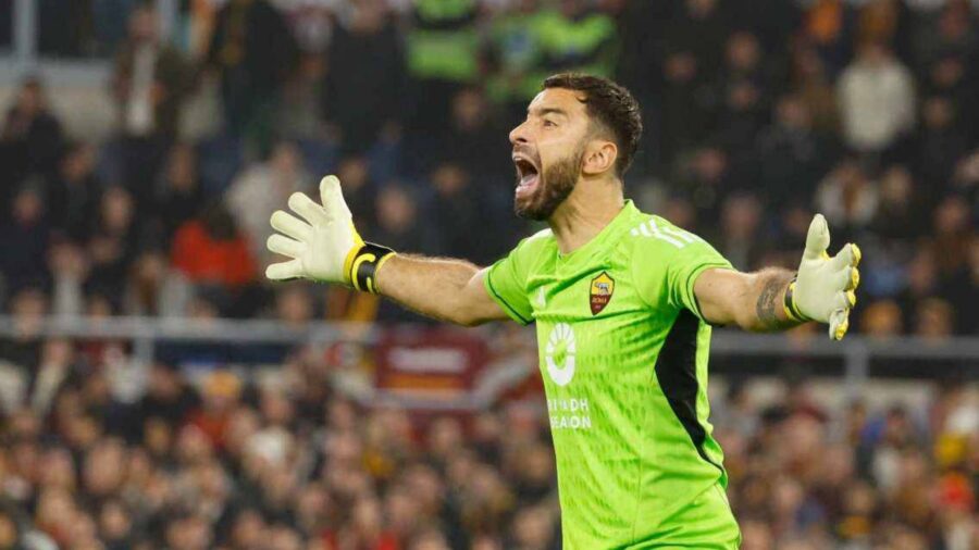 Tifosi della Roma contro Rui Patricio