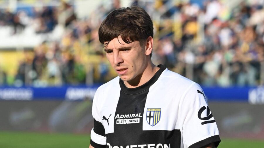 Adrian bernabe centrocampista parma