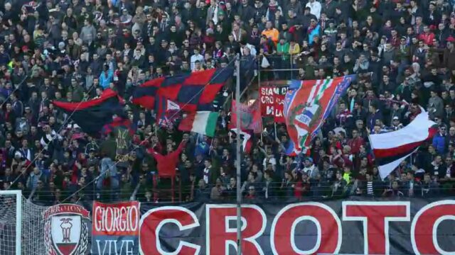 Aggressione giocatori crotone