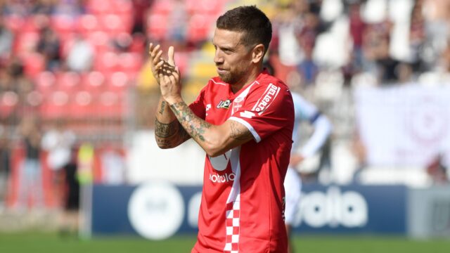 Alejandro papu gomez serie a 2023 24 monza salernitana 3 0 azione action single shot applausi clap hands serie a 2023 24 monza salernitana 3 0jpg