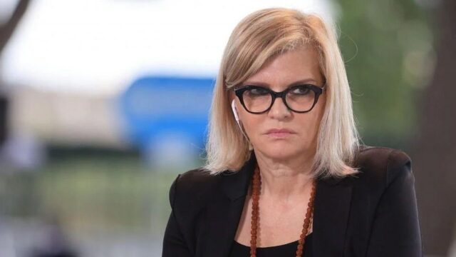 Alessandra de stefano sbotta sui social