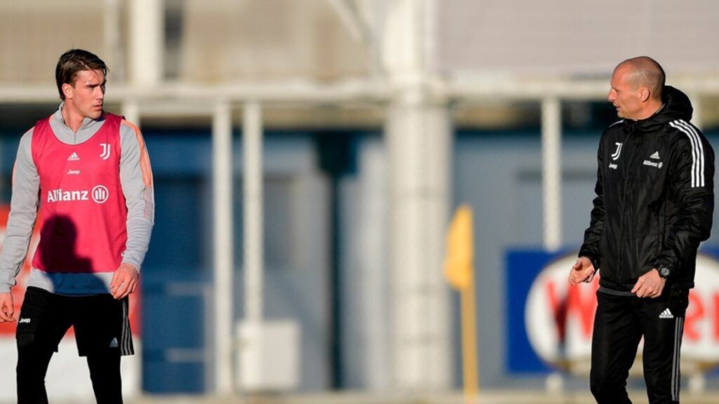 allegri-consiglia-vlahovic-alla-continassa-1024x576