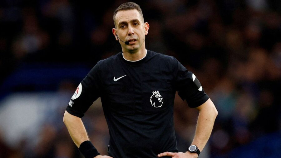 Arbitro coote video sniffa uefa