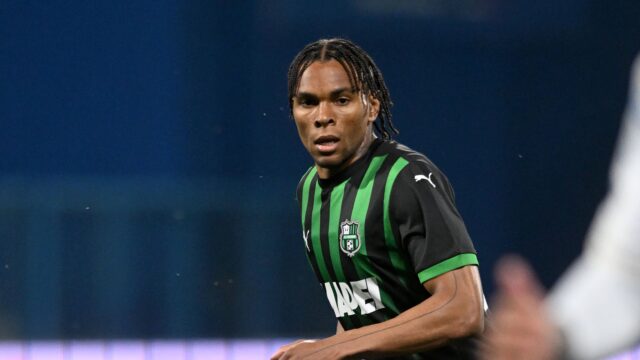 Armand lauriente serie b 2024 25 sassuolo carrarese 2 0 azione action single shot serie b 2024 25 sassuolo carrarese 2 0jpg