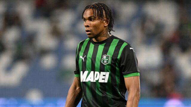 Armand lauriente serie b 2024 25 sassuolo carrarese 2 0 azione action single shot serie b 2024 25 sassuolo carrarese 2 0jpg