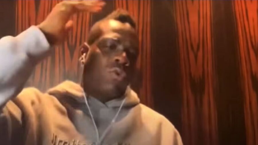 Balotelli manda a quel paese enerix
