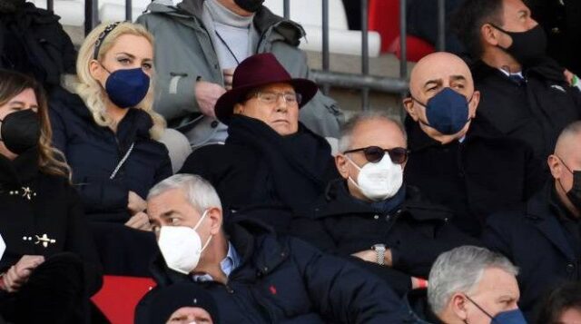 Berlusconi conferenza monza
