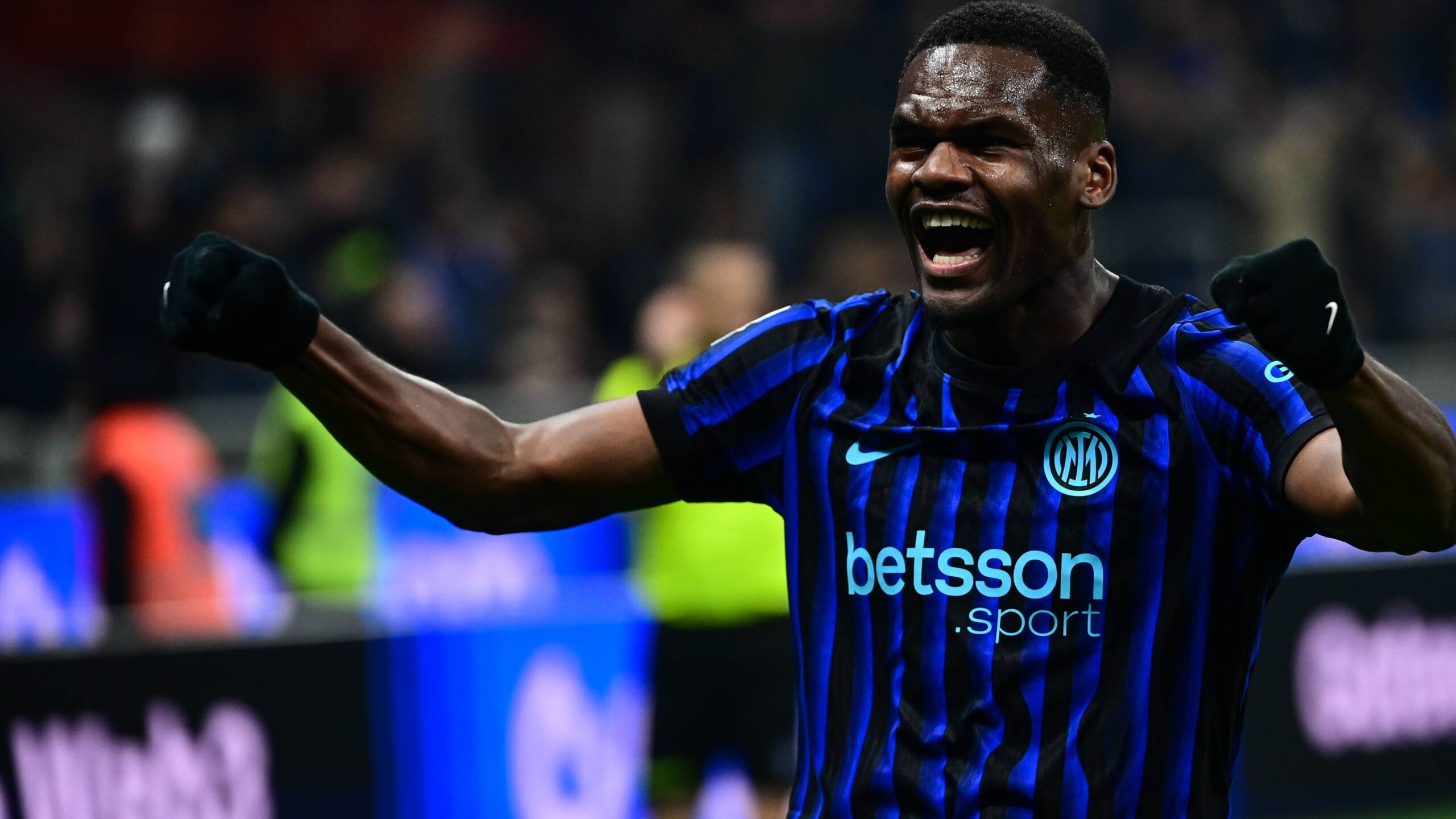 bonny esulta in inter lazio