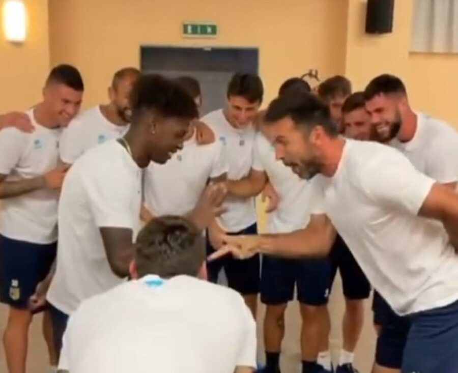 Buffon a morra cinese